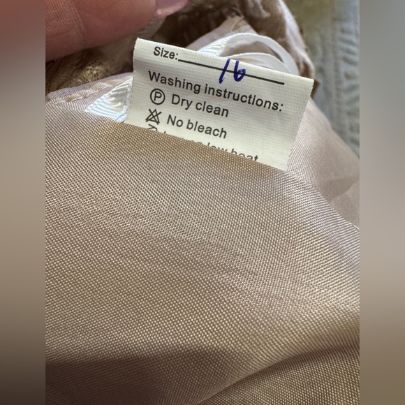 Elegant event Dress - Picture 5 of 7